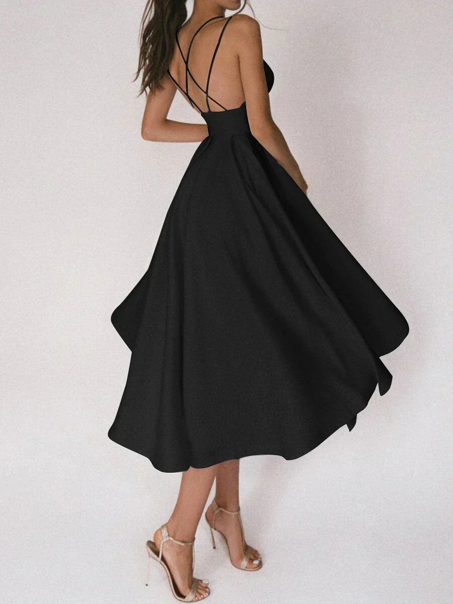 Elara - Robe Minimaliste Élégante