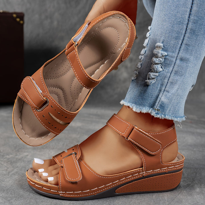 Célima™ | Fashionable Orthopaedic Sandals