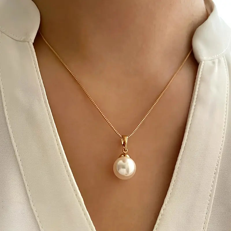 Graceful Pearl Necklace Set